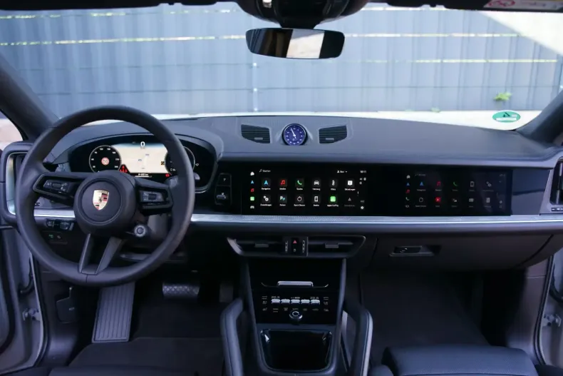 Porsche Cayenne din 2025 cu 8.999 km - oferta POR120287 - foto 8