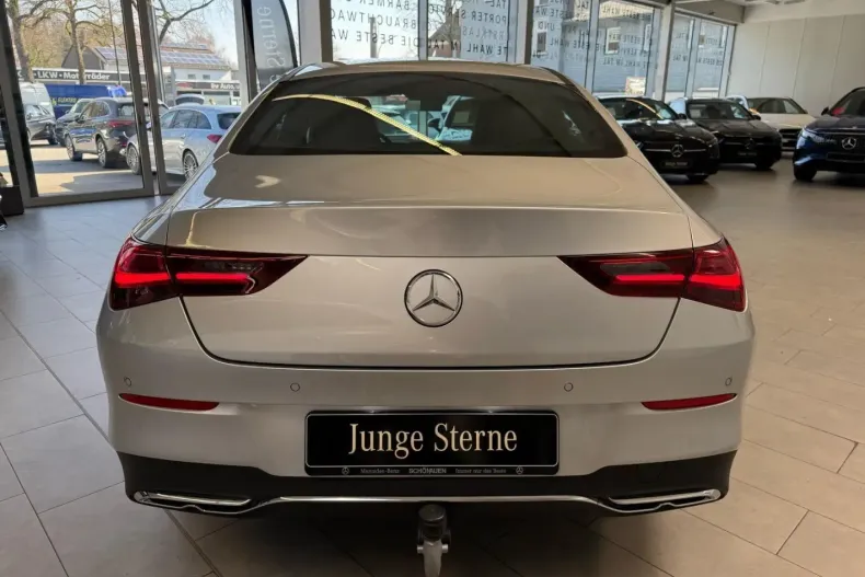 Mercedes-Benz CLA 180 din 2023 cu 14.480 km - oferta MER120290 - foto 5