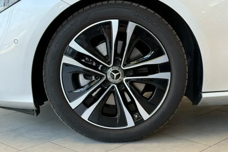 Mercedes-Benz CLA 180 din 2023 cu 14.480 km - oferta MER120290 - foto 8