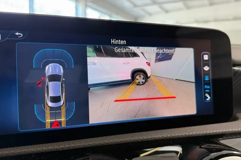 Mercedes-Benz CLA 180 din 2023 cu 14.480 km - oferta MER120290 - foto 15