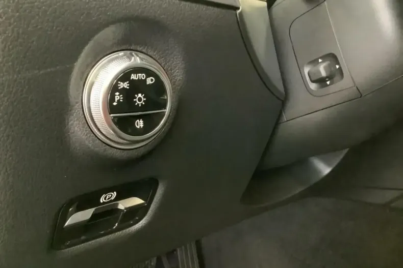 Mercedes-Benz C 220 din 2024 cu 4.845 km - oferta MER120292 - foto 15