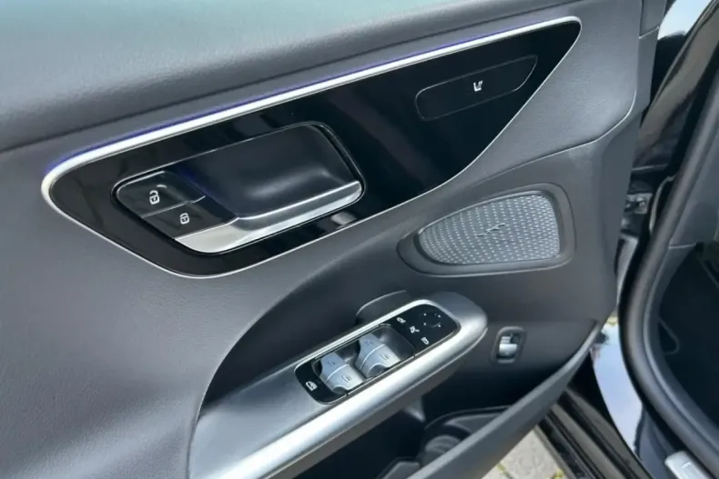 Mercedes-Benz C 180 din 2024 cu 9.621 km - oferta MER120293 - foto 7