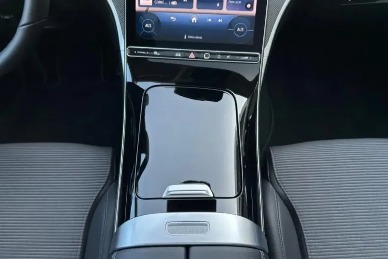 Mercedes-Benz C 180 din 2024 cu 9.621 km - oferta MER120293 - foto 13