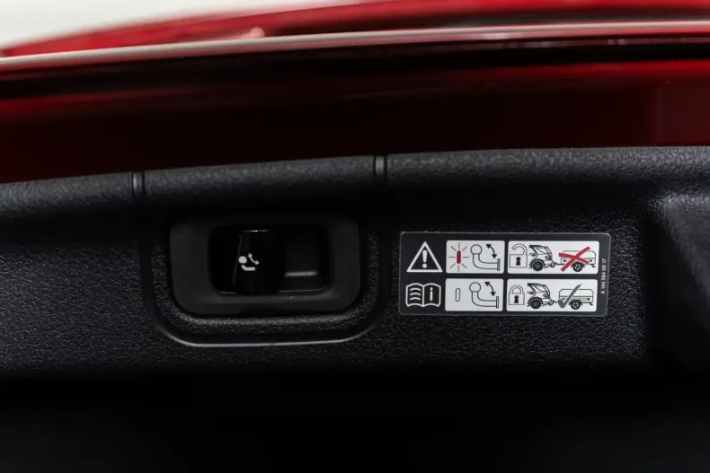 Mercedes-Benz C 400 din 2022 cu 17.230 km - oferta MER120297 - foto 21