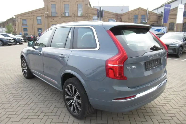 Volvo XC90 din 2022 cu 84.621 km - oferta VOL120301 - foto 3