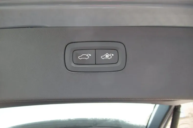 Volvo XC90 din 2022 cu 84.621 km - oferta VOL120301 - foto 7