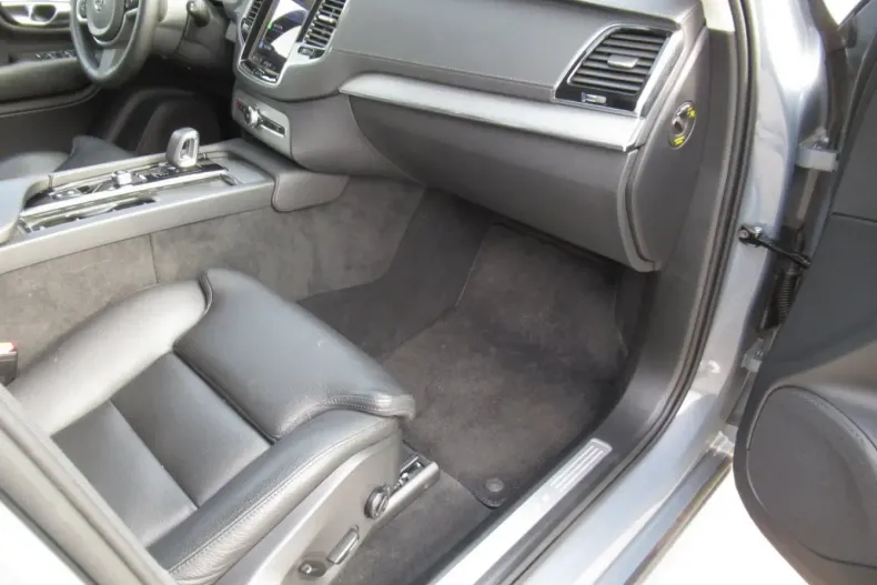 Volvo XC90 din 2022 cu 84.621 km - oferta VOL120301 - foto 13