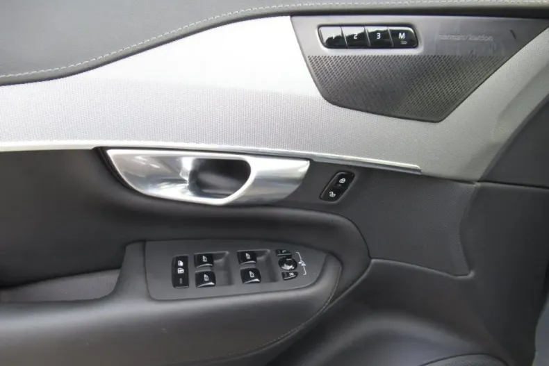 Volvo XC90 din 2022 cu 84.621 km - oferta VOL120301 - foto 17