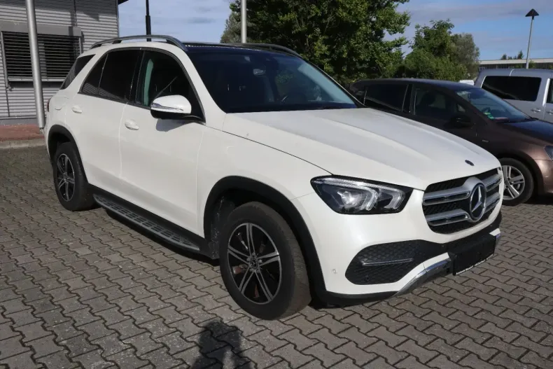 Mercedes-Benz GLE 300 din 2021 cu 95.100 km - oferta MER120304 - foto 1