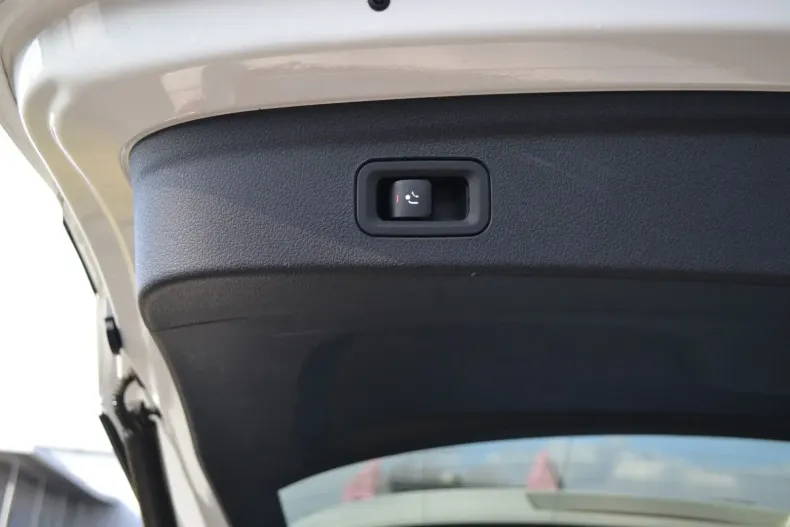 Mercedes-Benz GLE 300 din 2021 cu 95.100 km - oferta MER120304 - foto 10