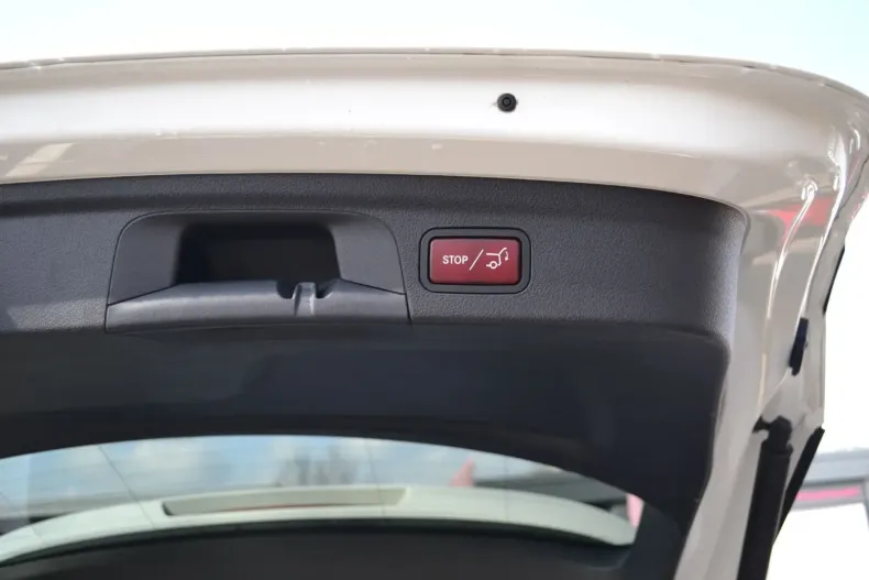 Mercedes-Benz GLE 300 din 2021 cu 95.100 km - oferta MER120304 - foto 11