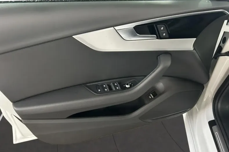 Audi A4 din 2022 cu 38.900 km - oferta AUD120307 - foto 11