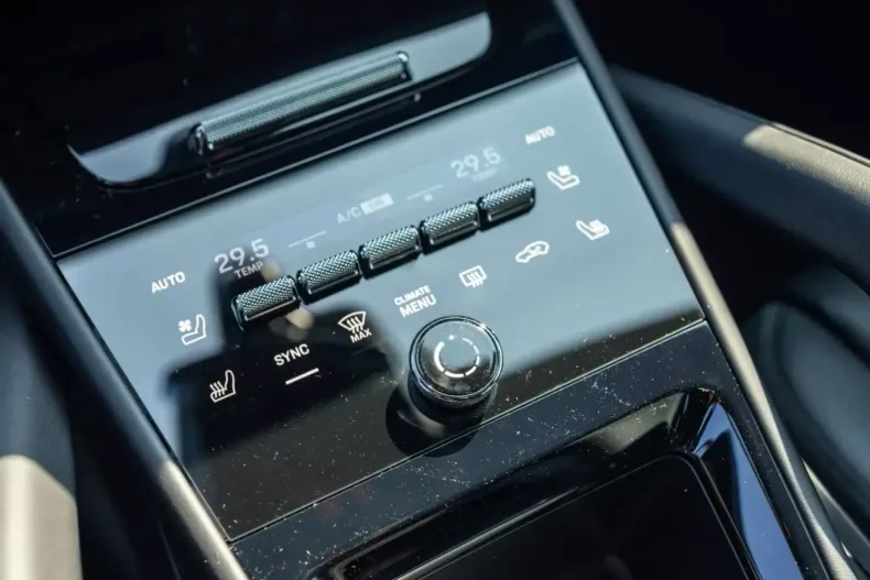 Porsche Cayenne din 2025 cu 4.249 km - oferta POR120319 - foto 6