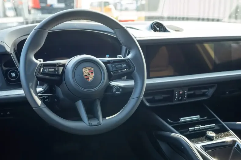 Porsche Cayenne din 2025 cu 4.249 km - oferta POR120319 - foto 11