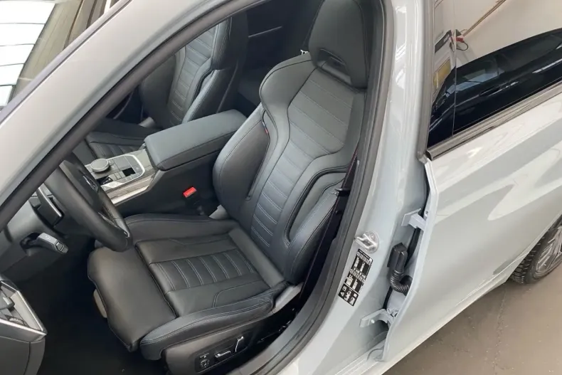 BMW 330 din 2024 cu 11.000 km - oferta BMW120338 - foto 10