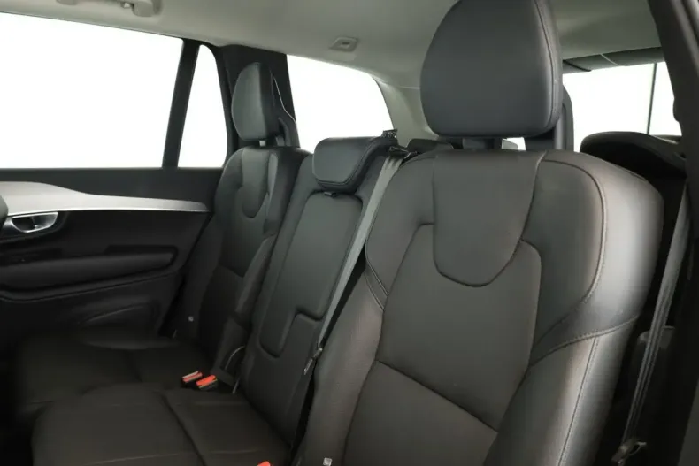 Volvo XC90 din 2023 cu 58.300 km - oferta VOL120342 - foto 13