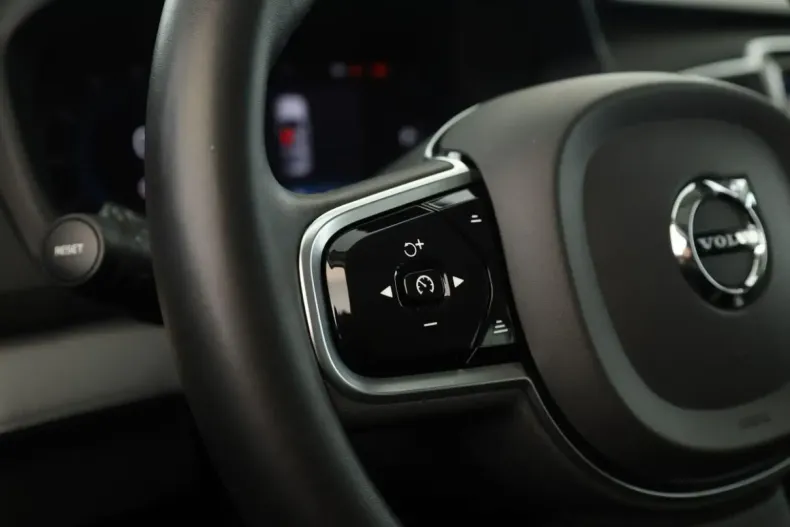 Volvo XC90 din 2023 cu 58.300 km - oferta VOL120342 - foto 17