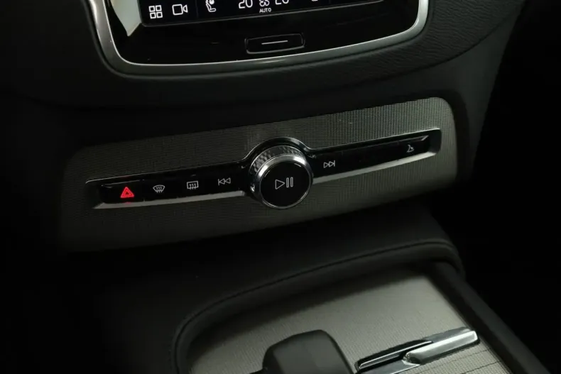 Volvo XC90 din 2023 cu 58.300 km - oferta VOL120342 - foto 19