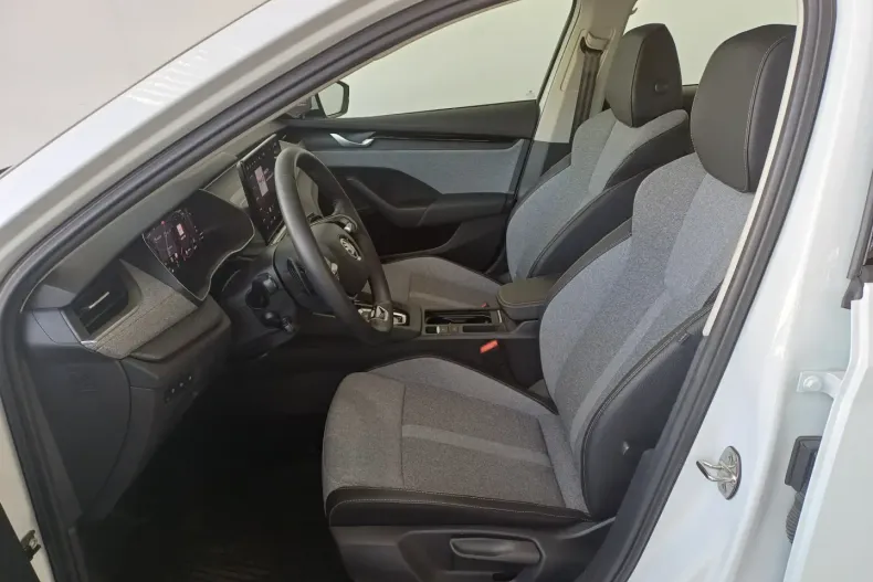 Skoda Octavia din 2025 cu 18.322 km - oferta SKO120350 - foto 6