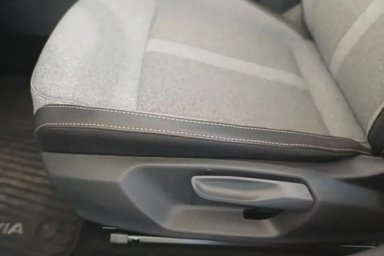 Skoda Octavia din 2025 cu 18.322 km - oferta SKO120350 - foto 9