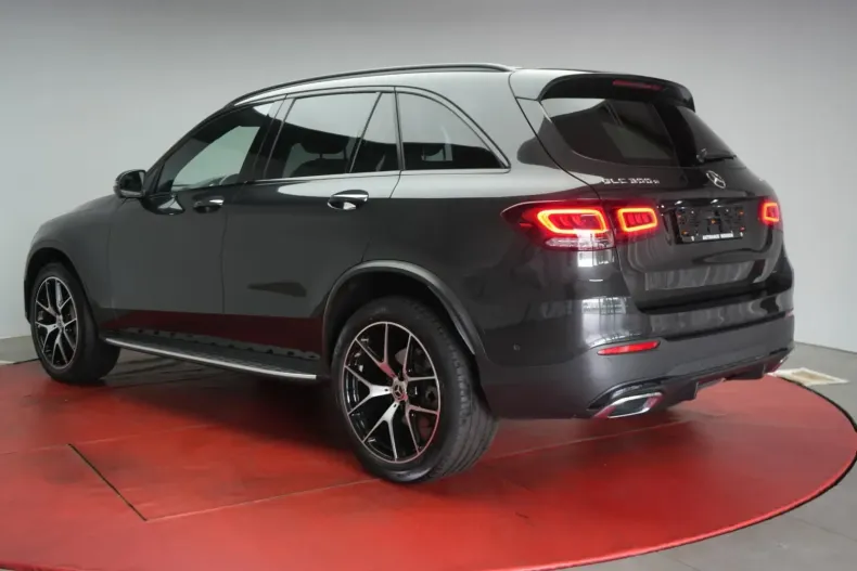 Mercedes-Benz GLC 300 din 2021 cu 87.000 km - oferta MER120351 - foto 4
