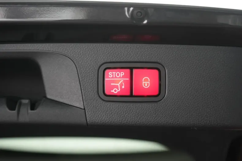 Mercedes-Benz GLC 300 din 2021 cu 87.000 km - oferta MER120351 - foto 19