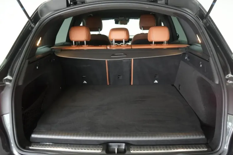 Mercedes-Benz GLC 300 din 2021 cu 87.000 km - oferta MER120351 - foto 20