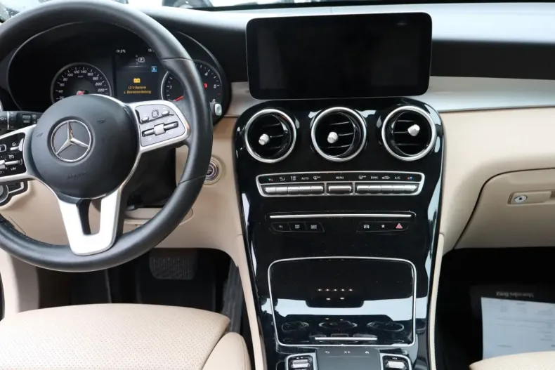 Mercedes-Benz GLC 220 din 2020 cu 99.000 km - oferta MER120357 - foto 9