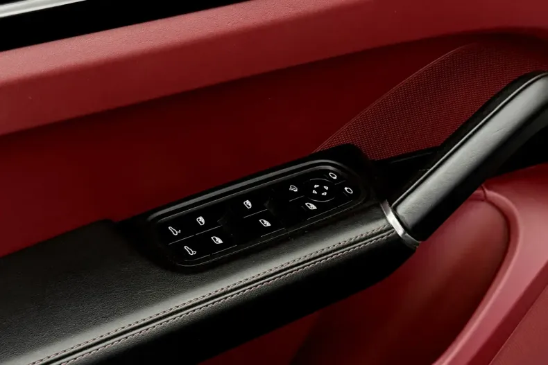 Porsche Cayenne din 2020 cu 65.000 km - oferta POR120364 - foto 28