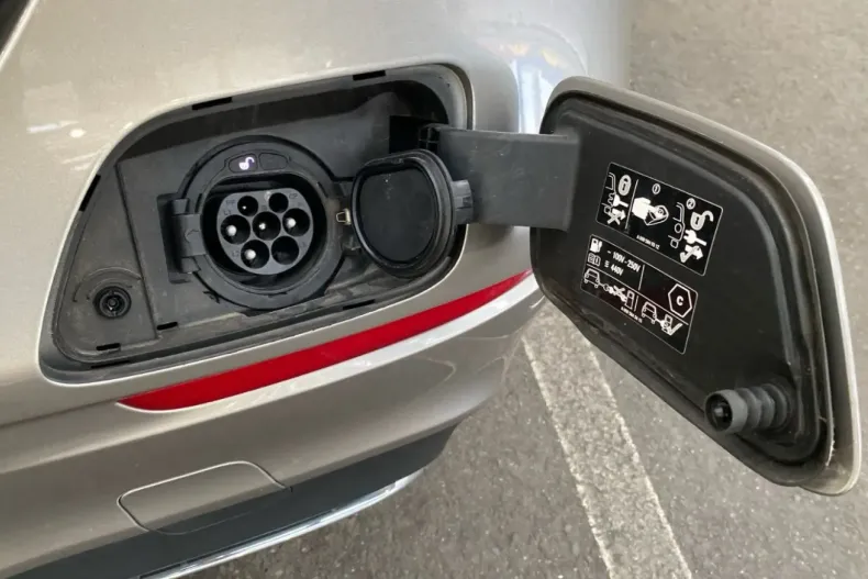 Mercedes-Benz E 300 din 2022 cu 106.171 km - oferta MER120383 - foto 19