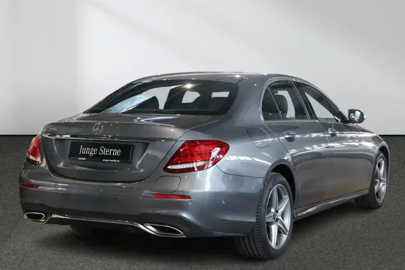 Mercedes-Benz E 300 din 2020 cu 59.263 km - oferta MER120385 - foto 3