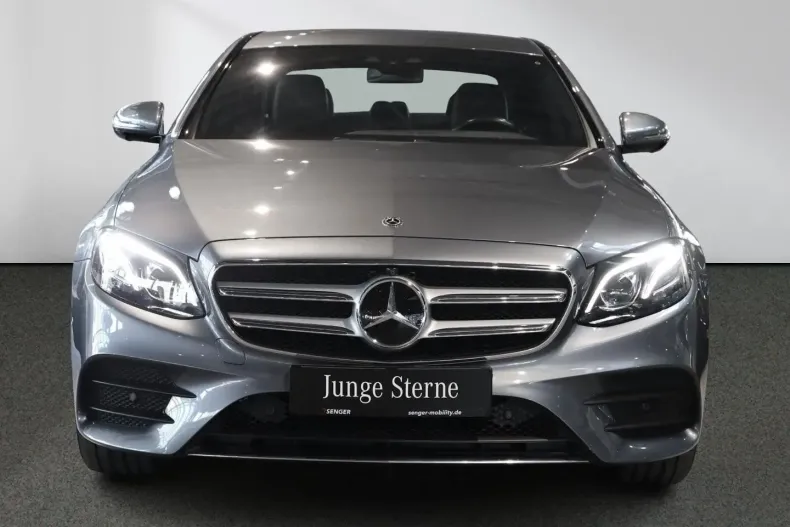 Mercedes-Benz E 300 din 2020 cu 59.263 km - oferta MER120385 - foto 4