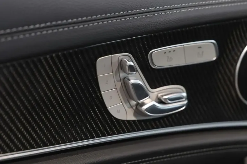 Mercedes-Benz E 300 din 2020 cu 59.263 km - oferta MER120385 - foto 16