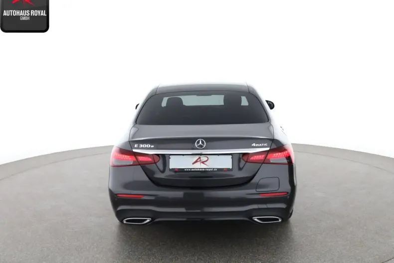 Mercedes-Benz E 300 din 2020 cu 95.954 km - oferta MER120386 - foto 4