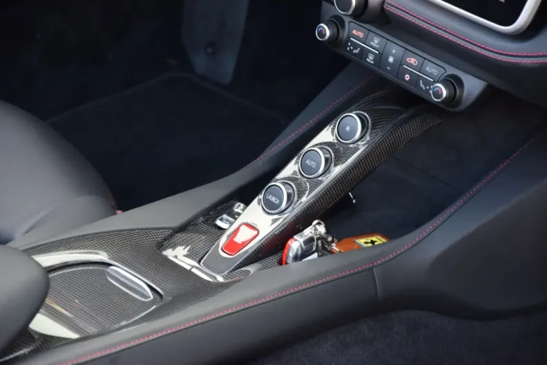 Ferrari Portofino din 2023 cu 1.790 km - oferta FER120388 - foto 26