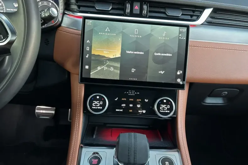 Jaguar F-Pace din 2023 cu 11.500 km - oferta JAG120396 - foto 12