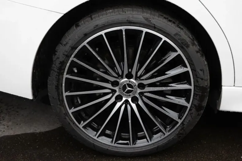 Mercedes-Benz C 300 din 2024 cu 16.474 km - oferta MER120404 - foto 5