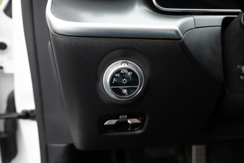 Mercedes-Benz C 300 din 2024 cu 16.474 km - oferta MER120404 - foto 19