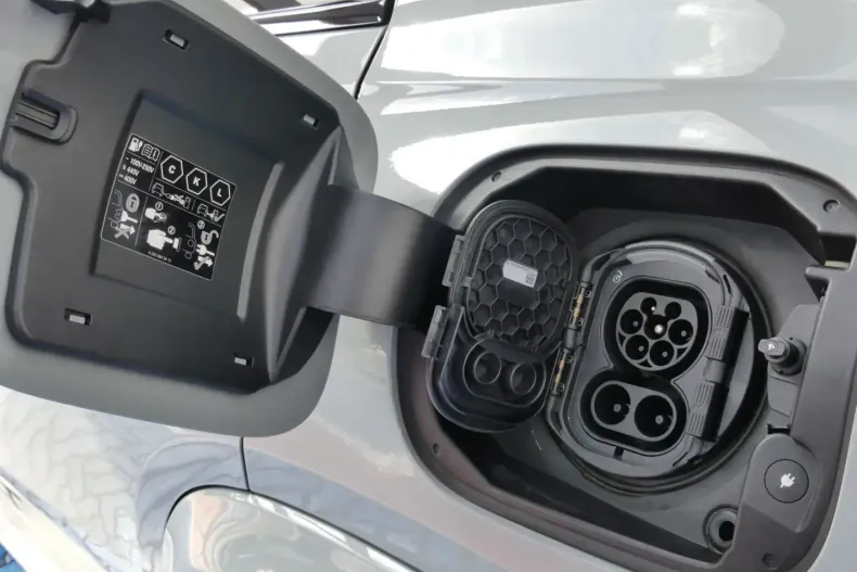 Mercedes-Benz GLE 350 din 2023 cu 10.457 km - oferta MER120421 - foto 19