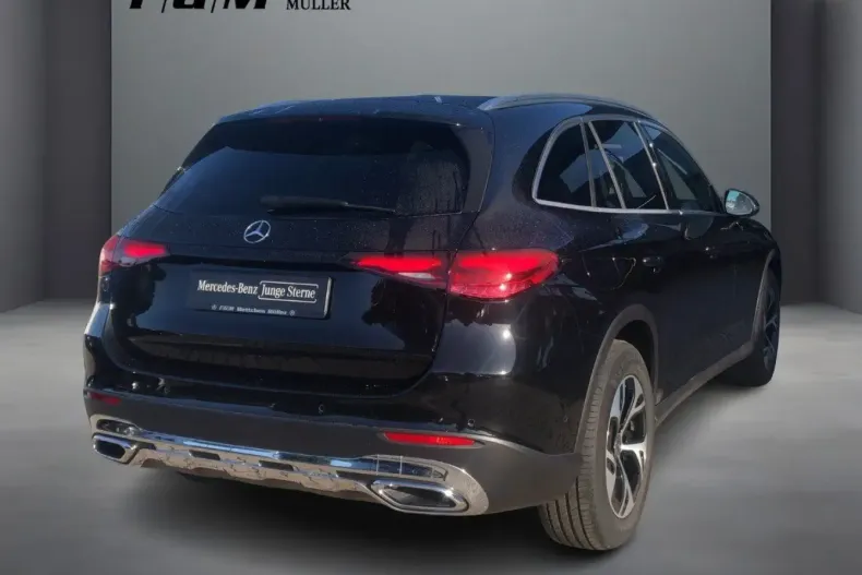 Mercedes-Benz GLC 220 din 2024 cu 12.800 km - oferta MER120429 - foto 3