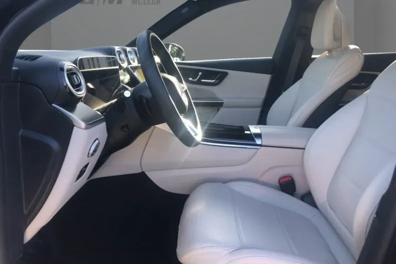 Mercedes-Benz GLC 220 din 2024 cu 12.800 km - oferta MER120429 - foto 6