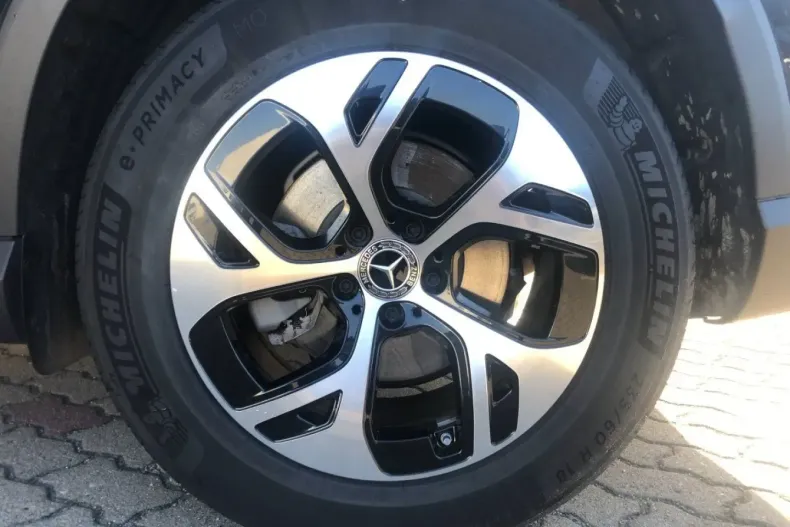 Mercedes-Benz GLC 220 din 2024 cu 12.800 km - oferta MER120429 - foto 11