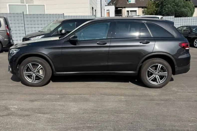 Mercedes-Benz GLC 300 din 2022 cu 44.400 km - oferta MER120430 - foto 2