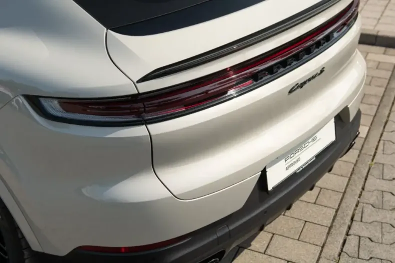 Porsche Cayenne din 2024 cu 3.600 km - oferta POR120439 - foto 8