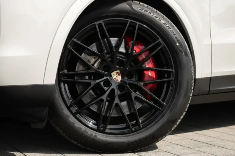 Porsche Cayenne din 2024 cu 3.600 km - oferta POR120439 - foto 11
