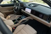 Porsche Cayenne din 2024 cu 3.600 km - oferta POR120439 - foto 12