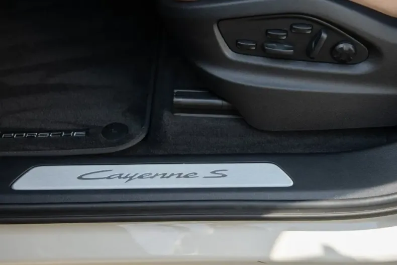 Porsche Cayenne din 2024 cu 3.600 km - oferta POR120439 - foto 27