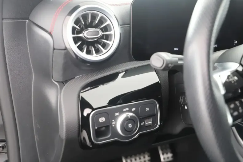 Mercedes-Benz CLA 220 din 2023 cu 17.916 km - oferta MER120450 - foto 7