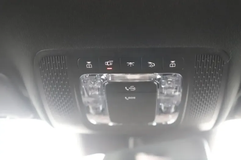 Mercedes-Benz CLA 220 din 2023 cu 17.916 km - oferta MER120450 - foto 10