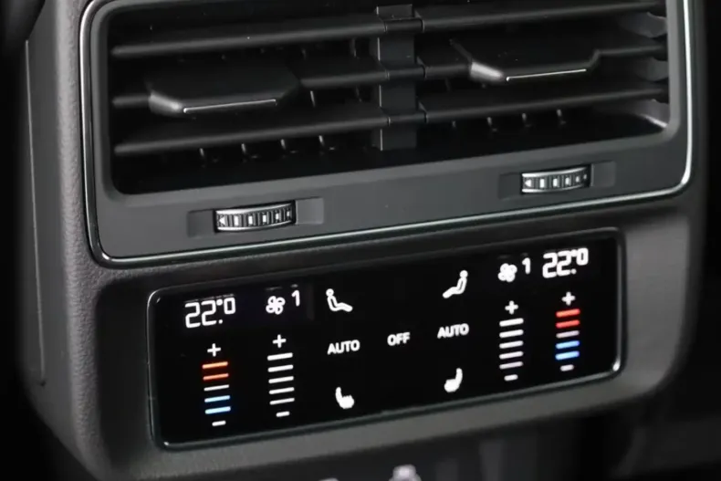 Audi SQ8 din 2025 cu 50 km - oferta AUD120451 - foto 16